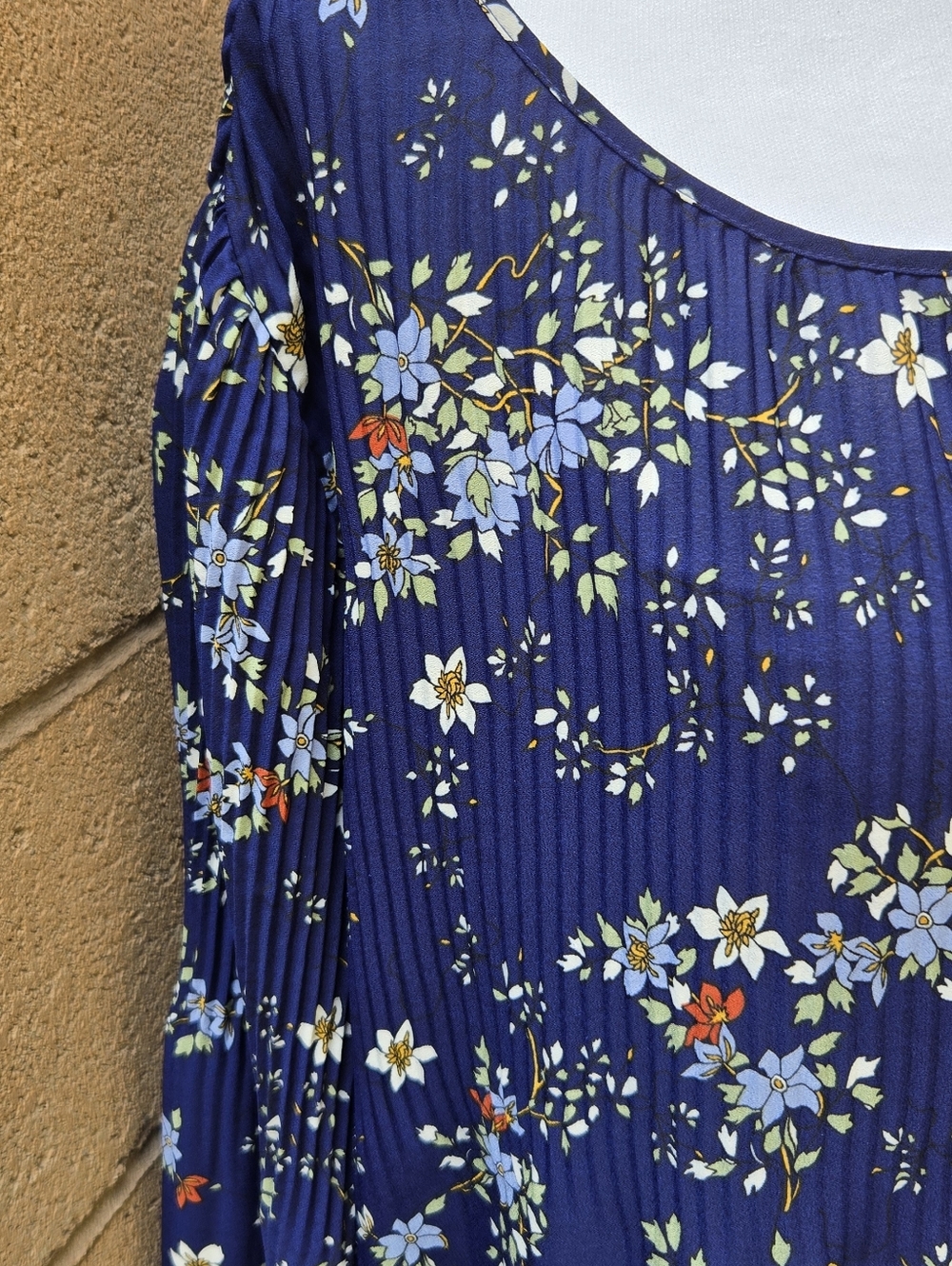 Max Studio Navy Floral Scoop Neck Blouse with Long Sleeves - Picture 2 of 8